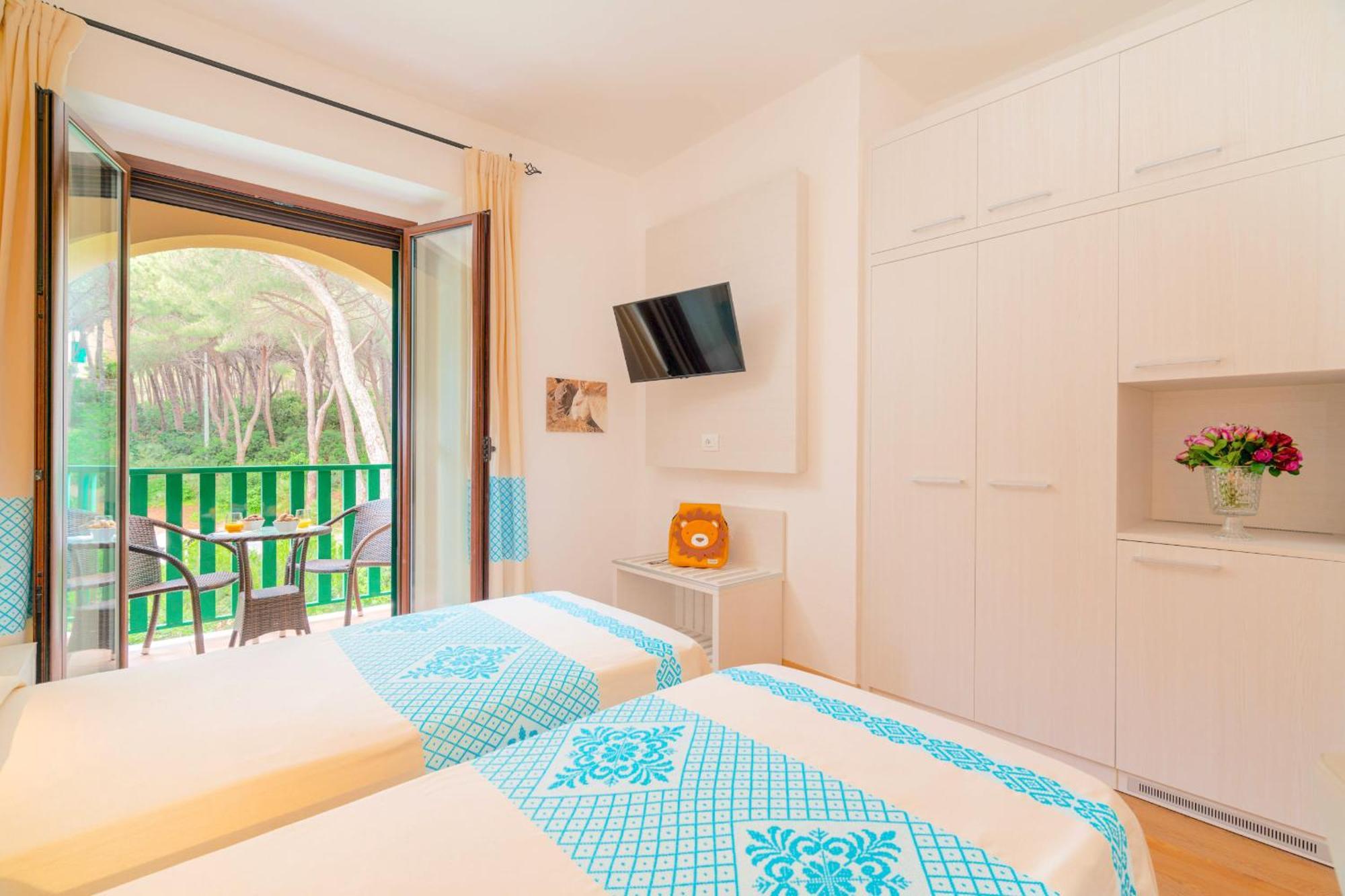 Dei Pini Hotel 4*