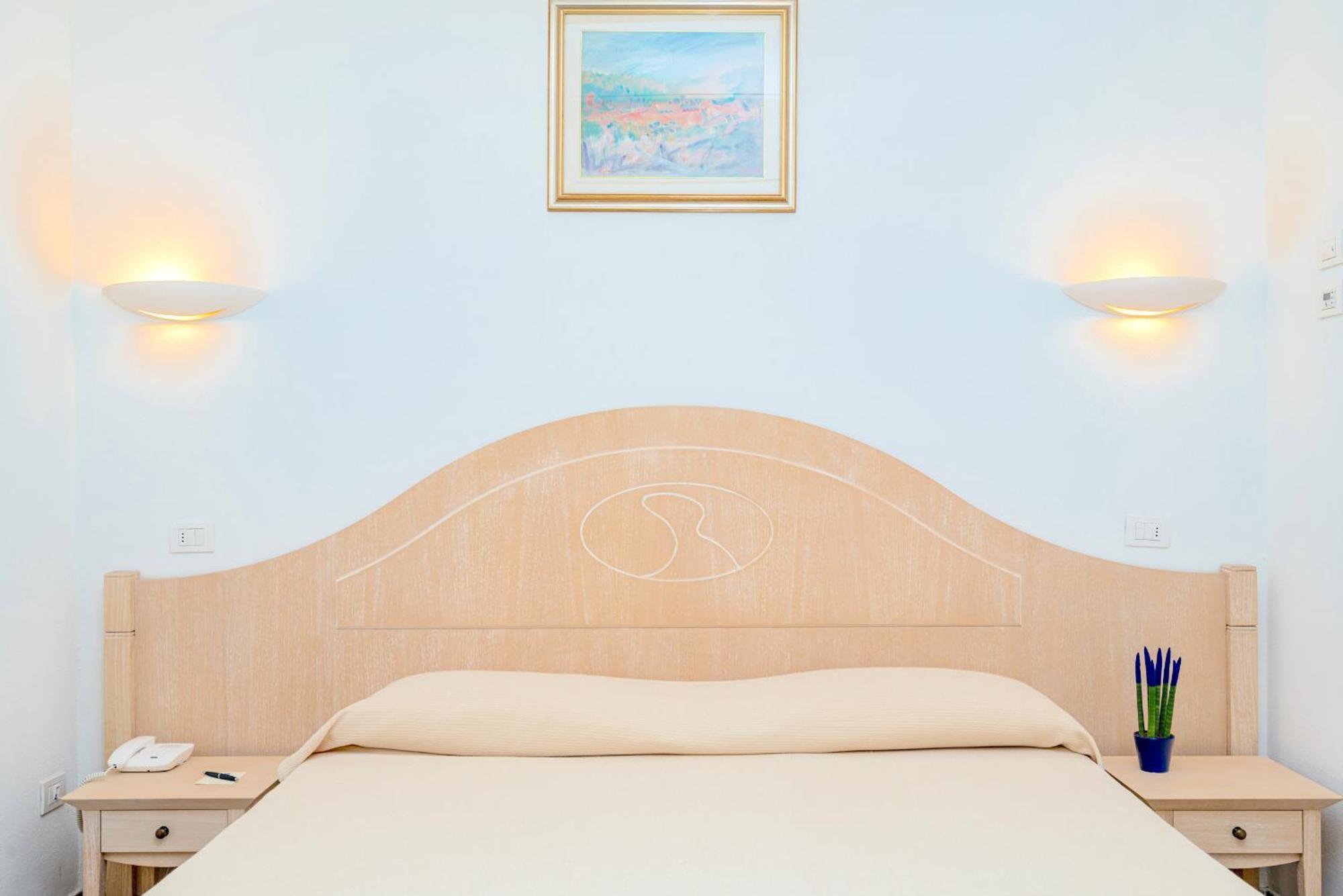 Dei Pini Hotel 4*